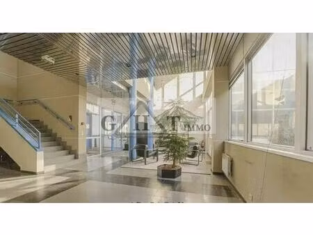 location bureaux 1 056 m²