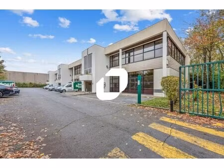 location local d’activités lognes 77185 468m²
