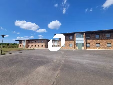 location bureaux 1 300 m² à 2 600 m²