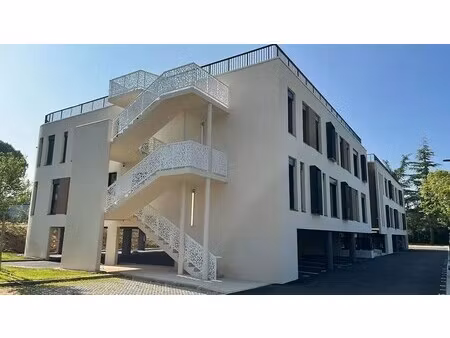 location bureaux 172 m² à 810 m²