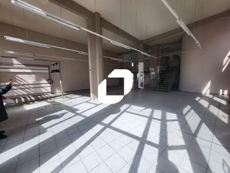 location commerce 429 m²