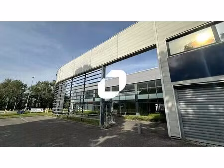 location commerce 100 m² à 905 m²