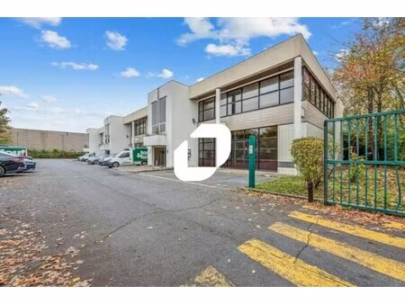 location local d’activités lognes 77185 468m²