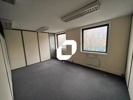 location bureaux 92 m² à 916 m²