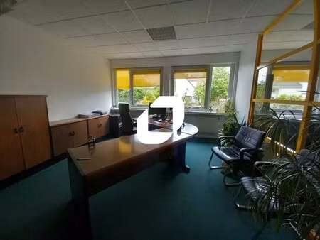 location bureaux 250 m²
