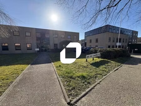 location bureaux 83 m²