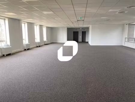 location bureaux 860 m²