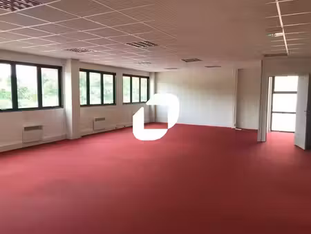 location bureaux cergy 95800 20m² à 560m²