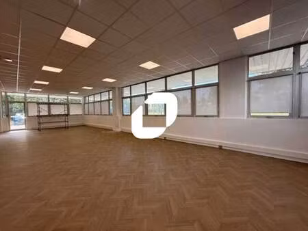 location bureaux 183 m²