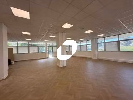 location bureaux 335 m²