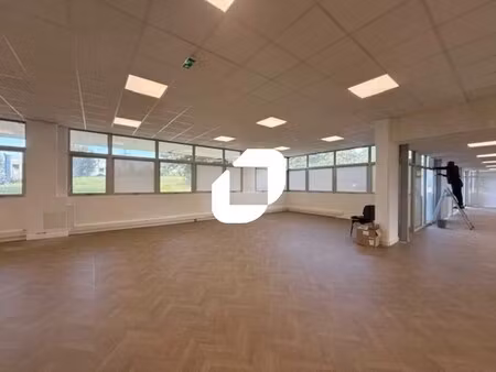 location bureaux 579 m²