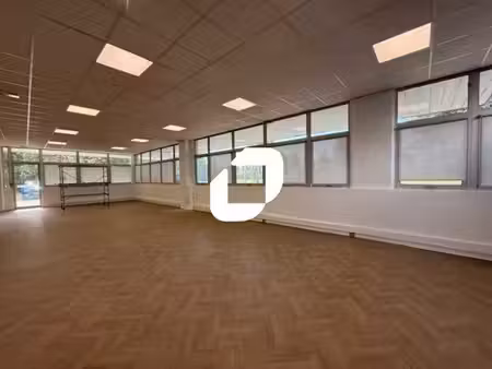 location bureaux osny 95520 183m²