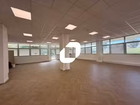 location bureaux osny 95520 335m²