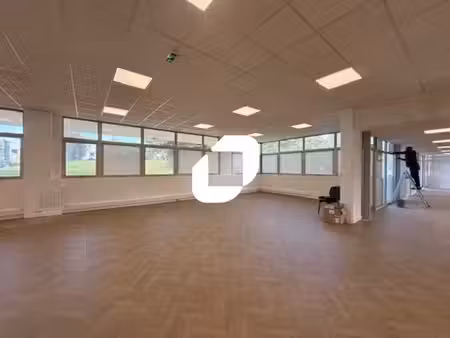 location bureaux osny 95520 579m²