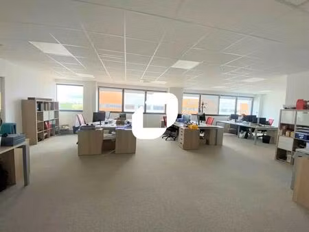 location bureaux 133 m²