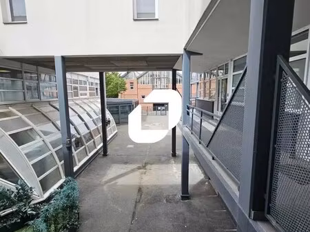 location bureaux 52 m² à 907 m²