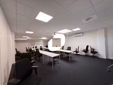 location bureaux saint-ouen-l’aumone 95310 785m²