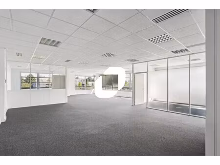 location bureaux 180 m² à 3 247 m²