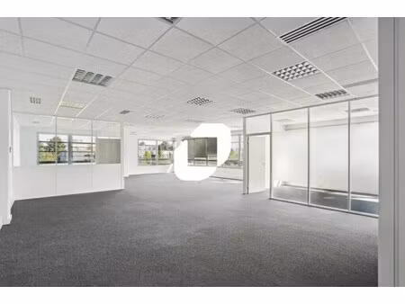 location bureaux 180 m² à 3 655 m²