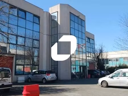 location bureaux 600 m²