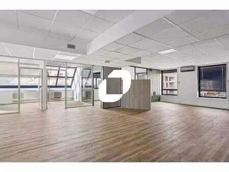 location bureaux 220 m² à 594 m²