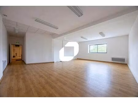 location bureaux 24 m² à 79 m²