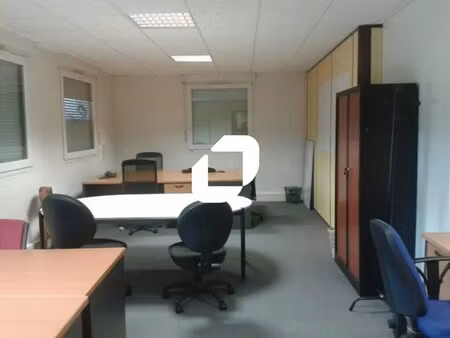 location bureaux 81 m²