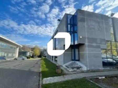 location bureaux 115 m² à 900 m²