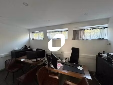 location bureaux 70 m²