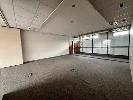 location bureaux 246 m² à 3 004 m²