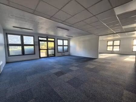 location bureaux 147 m²