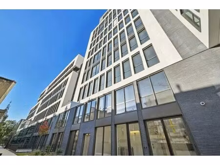 location bureaux 652 m² à 13 656 m²