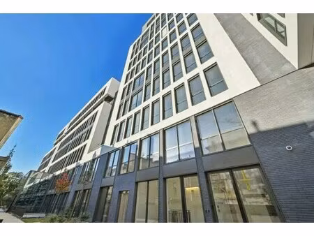 location bureaux 652 m² à 13 656 m²