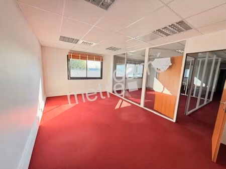 location bureaux 143 m²