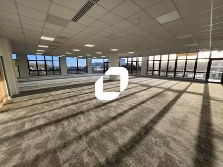 location bureaux 95 m² à 1 583 m²
