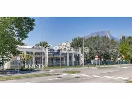 location bureaux 375 m² à 778 m²