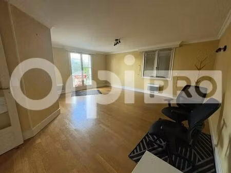 location bureaux 68 m²