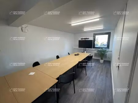 location bureaux 59 m² à 242 m²