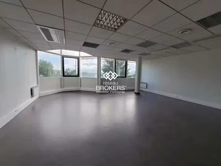 location bureaux 332 m² à 446 m²