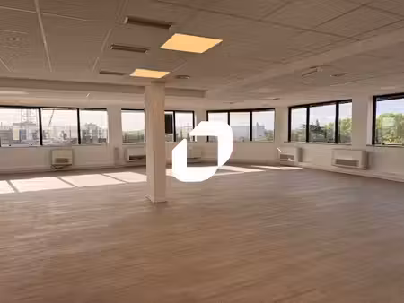 location bureaux 140m² à 678m²