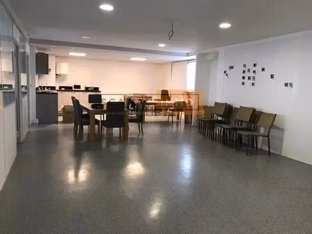 location bureaux 287 m² à 390 m²