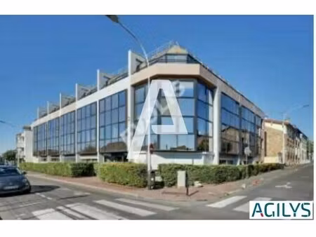 location bureaux 150 m² à 1 161 m²