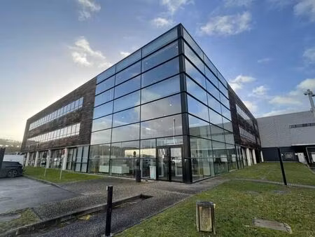 location bureaux 220 m² à 623 m²