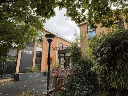 location bureaux 450 m²