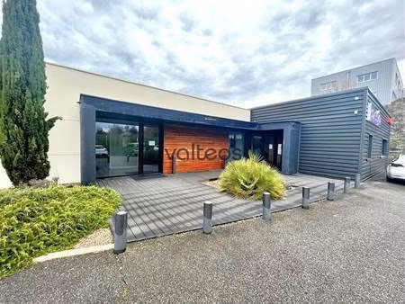 location bureaux 192 m²