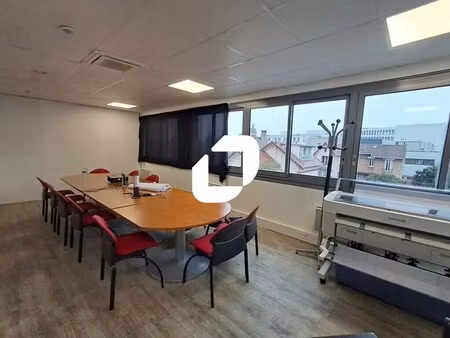 location bureaux 163 m²