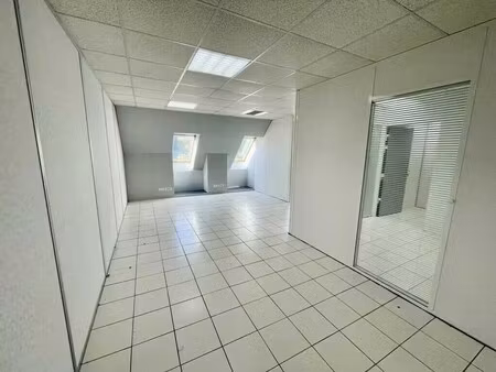 location bureaux 63 m²