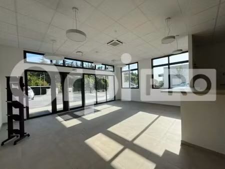 location bureaux 605 m²