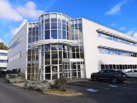 location bureaux 453 m² à 919 m²