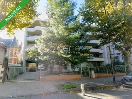 location bureaux 128 m²